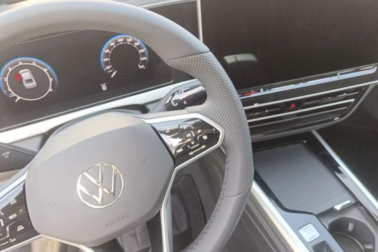 Used Volkswagen Passat 2025 Pro 380TSI Dragon Edition Gear Lever
