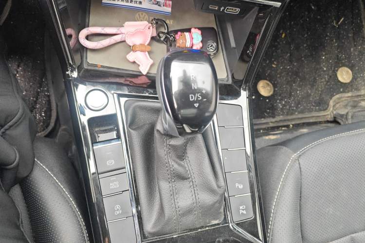 Used Volkswagen Passat 2025 Outstanding Model 380TSI Dragon Glory Edition Gear Lever