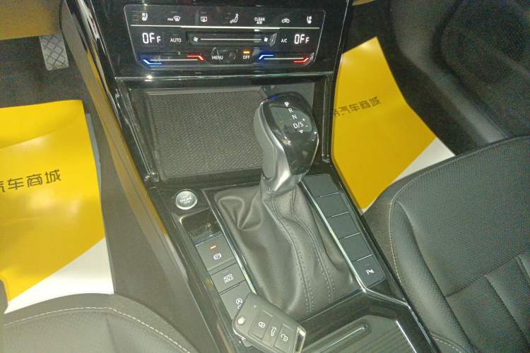 Used Volkswagen Passat 2025 Outstanding Model 380TSI Starry Dragon Edition Gear Lever
