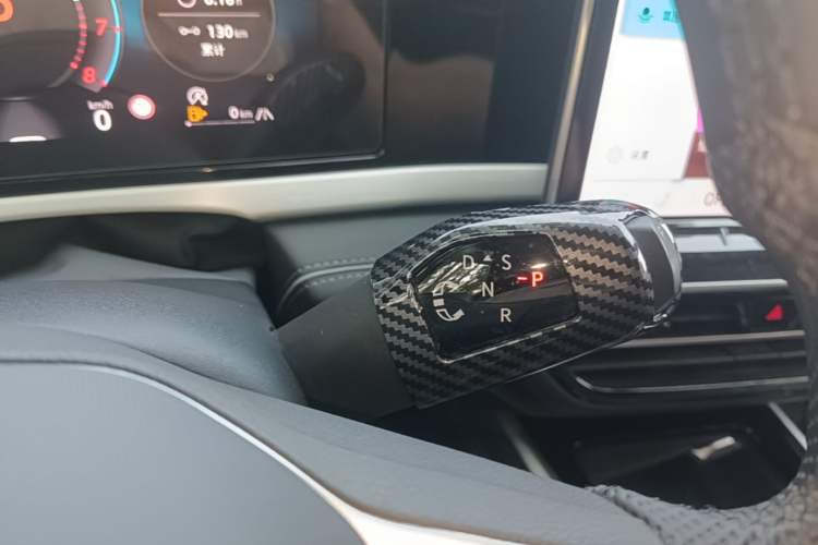 Used Volkswagen Passat 2025 Pro 380TSI Starry Dragon Edition Gear Lever