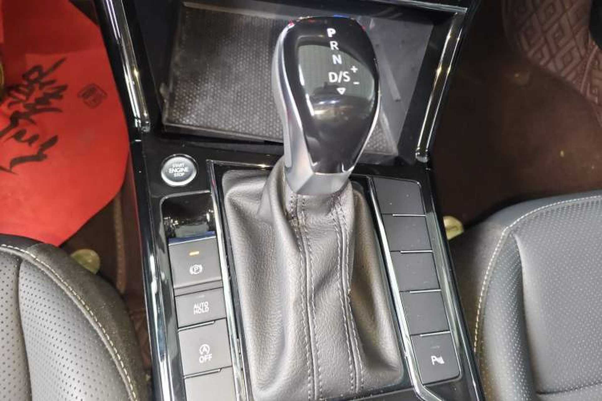 Used Volkswagen Passat 2025 Premium Version 380TSI Dragon Edition Gear Lever