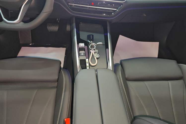 Used Volkswagen Passat 2025 Pro 380TSI Starry Dragon Edition Gear Lever