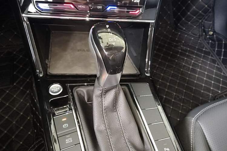 Used Volkswagen Passat 2025 Outstanding Model 380TSI Starry Dragon Edition Gear Lever