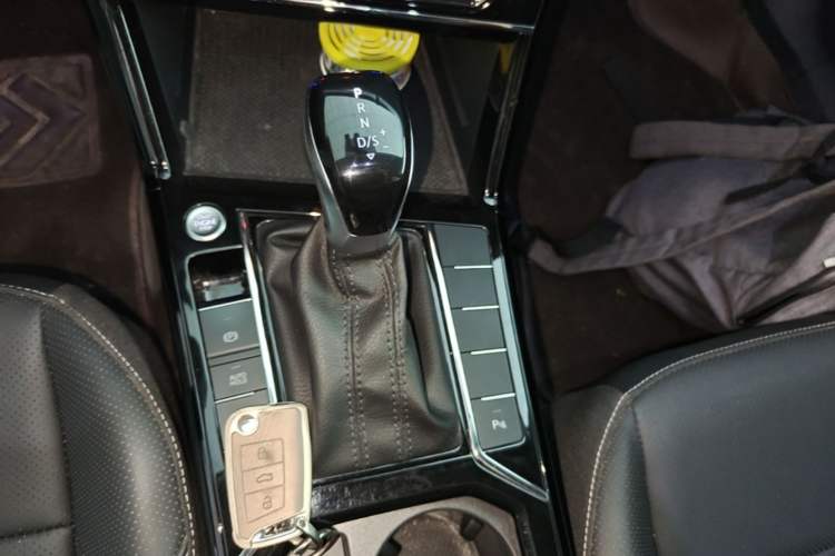 Used Volkswagen Passat 2025 Outstanding Model 330TSI Starry Elite Edition Gear Lever