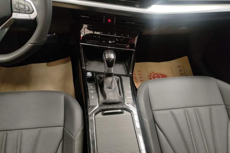 Used Volkswagen Passat 2025 Outstanding Model 380TSI Starry Dragon Edition Gear Lever
