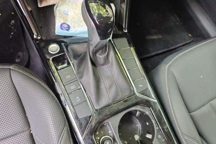 Used Volkswagen Passat 2025 Outstanding Model 330TSI Starry Elite Edition Gear Lever