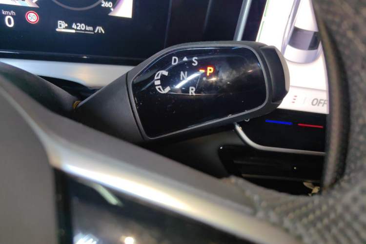 Used Volkswagen Passat 2025 Pro 380TSI Dragon Edition Gear Lever