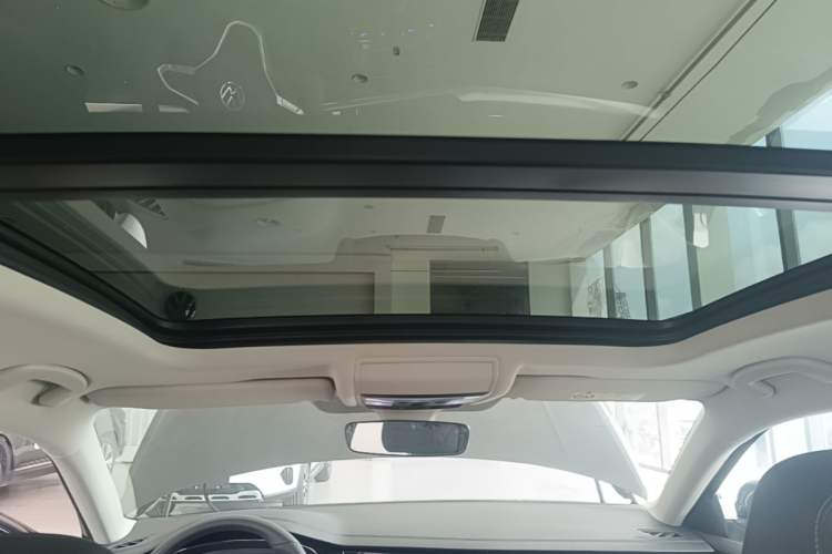 Used Volkswagen Passat 2025 Outstanding Model 380TSI Starry Dragon Glorious Edition Headliner