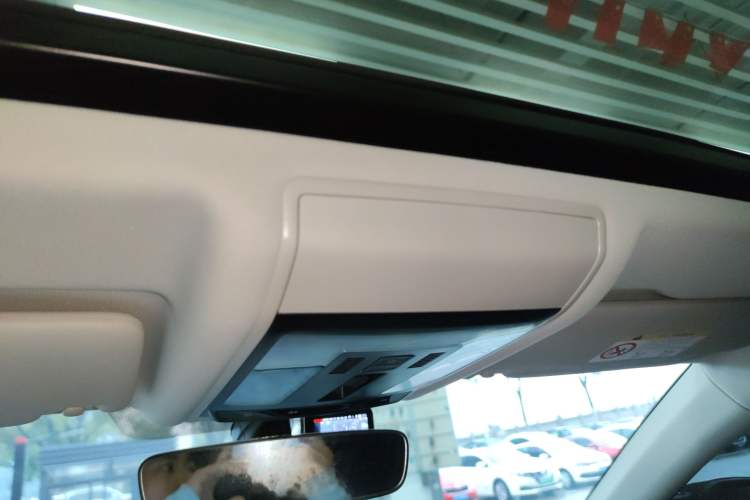 Used Volkswagen Passat 2025 Premium Version 380TSI Dragon Edition Headliner