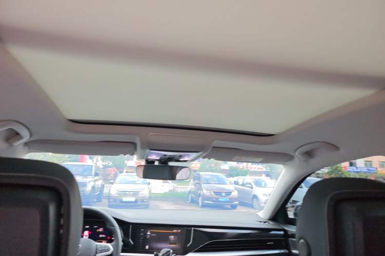 Used Volkswagen Passat 2025 Outstanding Model 380TSI Starry Dragon Edition Headliner