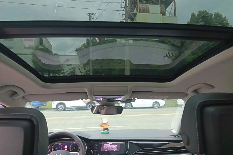 Used Volkswagen Passat 2025 Outstanding Model 380TSI Dragon Glory Edition Headliner