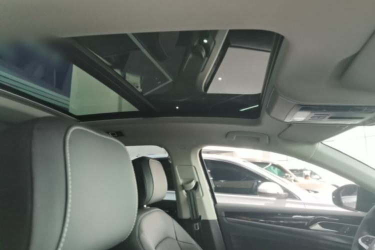 Used Volkswagen Passat 2025 Premium Version 380TSI Dragon Edition Headliner