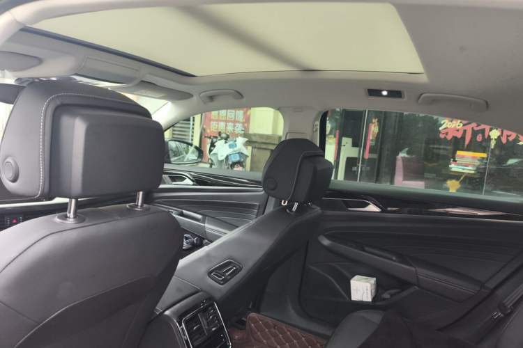 Used Volkswagen Passat 2025 Outstanding Model 330TSI Elite Edition Headliner