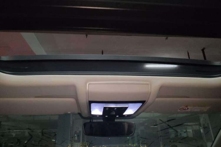 Used Volkswagen Passat 2025 Premium Version 380TSI Dragon Edition Headliner