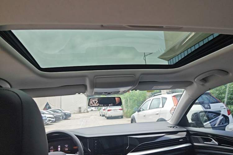 Used Volkswagen Passat 2025 Outstanding Model 280TSI Business Edition Headliner