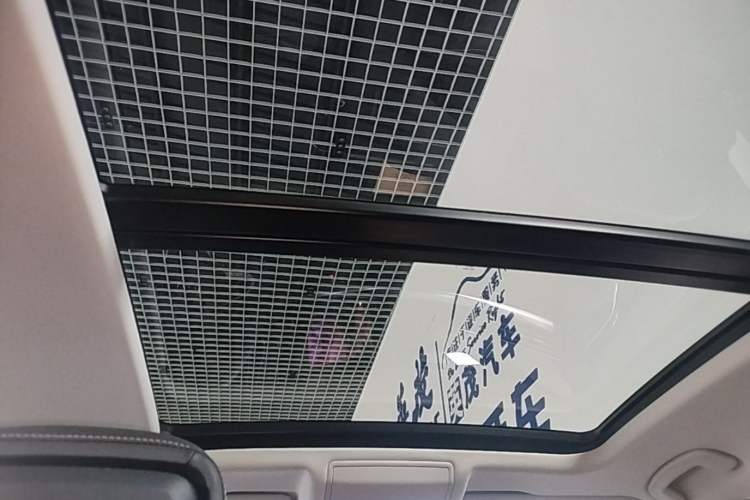 Used Volkswagen Passat 2025 Premium Version 380TSI Dragon Edition Headliner