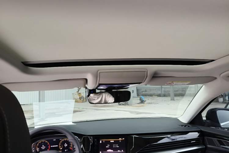 Used Volkswagen Passat 2025 Premium Version 380TSI Dragon Edition Headliner