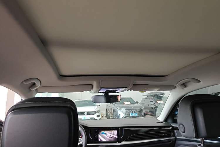 Used Volkswagen Passat 2025 Premium Version 380TSI Dragon Edition Headliner