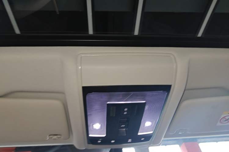 Used Volkswagen Passat 2025 Premium Version 380TSI Dragon Edition Headliner