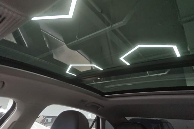 Used Volkswagen Passat 2025 Pro 380TSI Dragon Glory Edition Headliner