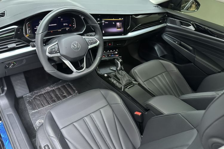 Used Volkswagen Passat 2025 Outstanding Model 330TSI Starry Elite Edition Interior 1