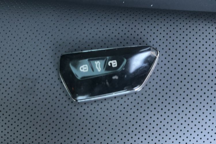 Used Volkswagen Passat 2025 Pro 380TSI Starry Dragon Edition Interior 1