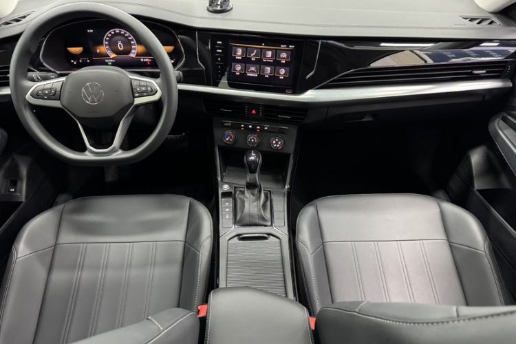 Used Volkswagen Passat 2025 Outstanding Model 280TSI Business Edition Interior 11