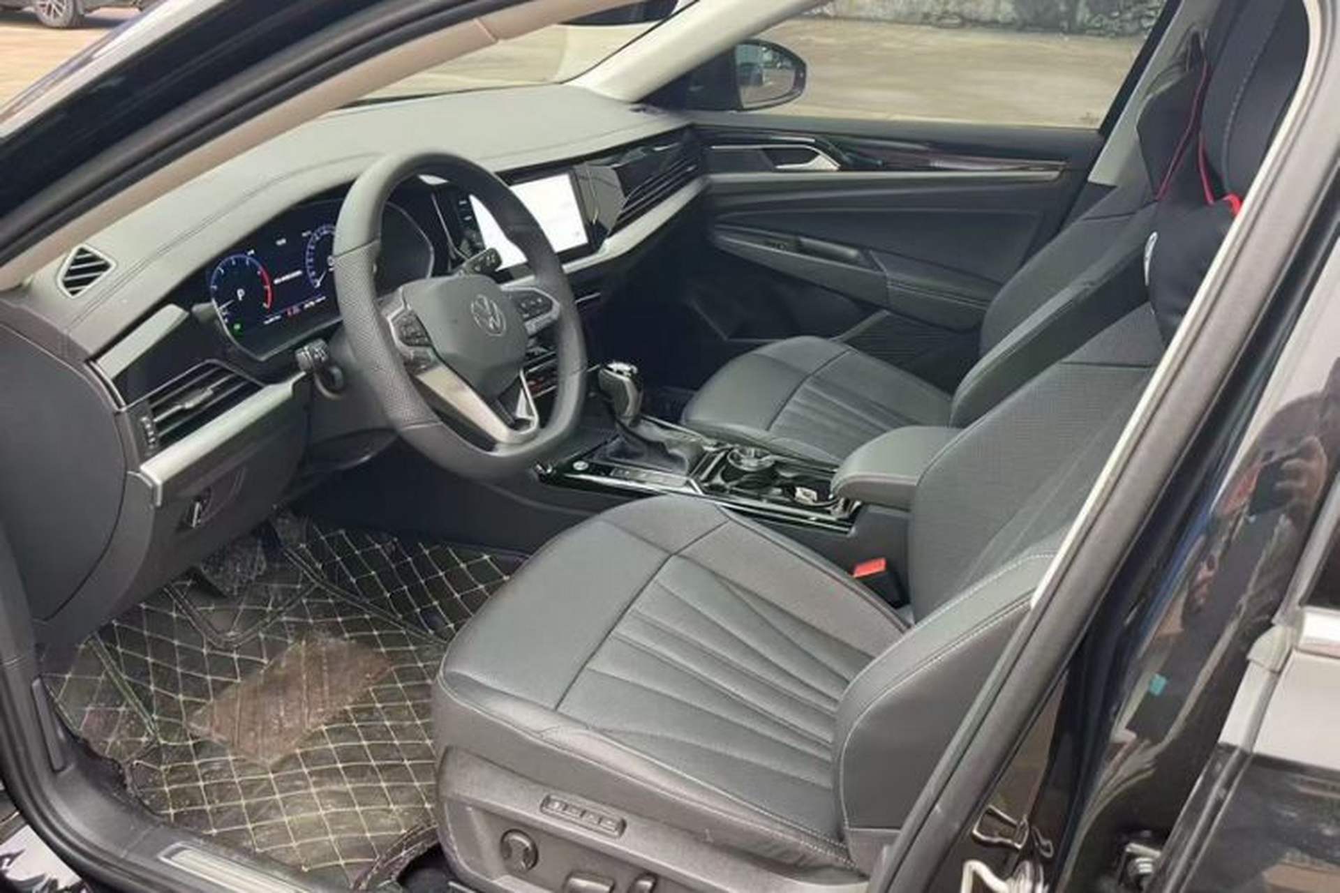 Used Volkswagen Passat 2025 Outstanding Model 380TSI Dragon Glory Edition Interior 2
