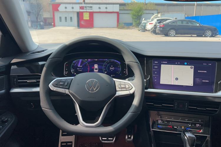 Used Volkswagen Passat 2025 Outstanding Model 380TSI Starry Dragon Glorious Edition Interior 2