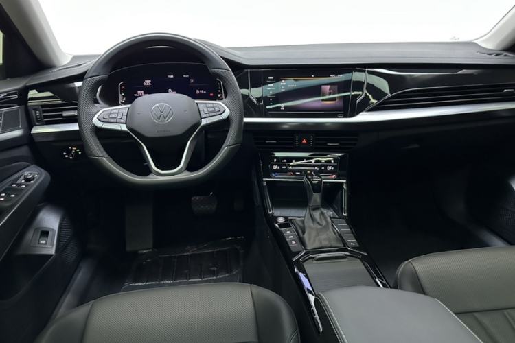 Used Volkswagen Passat 2025 Outstanding Model 330TSI Starry Elite Edition Interior 2