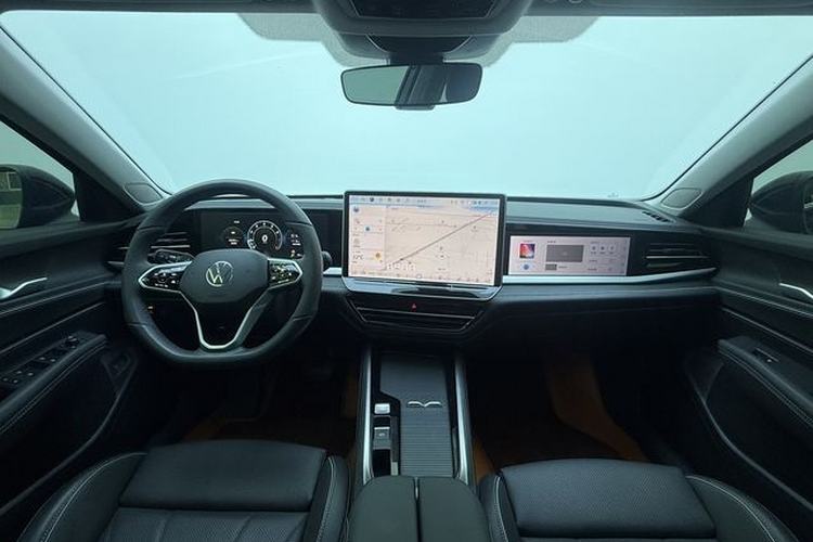 Used Volkswagen Passat 2025 Pro 380TSI Dragon Edition Interior 2
