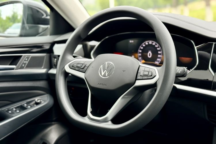 Used Volkswagen Passat 2025 Outstanding Model 280TSI Business Edition Interior 2