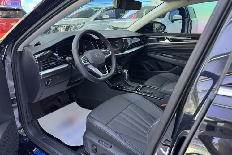 Used Volkswagen Passat 2025 Outstanding Model 330TSI Starry Elite Edition Interior 2