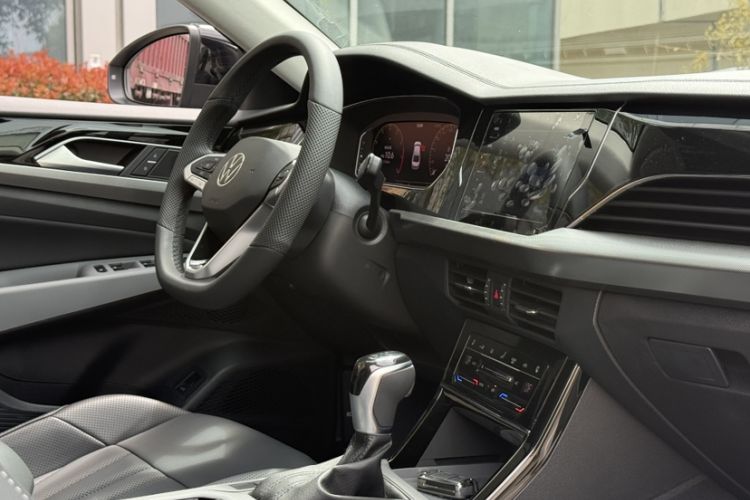 Used Volkswagen Passat 2025 Outstanding Model 380TSI Starry Dragon Edition Interior 3
