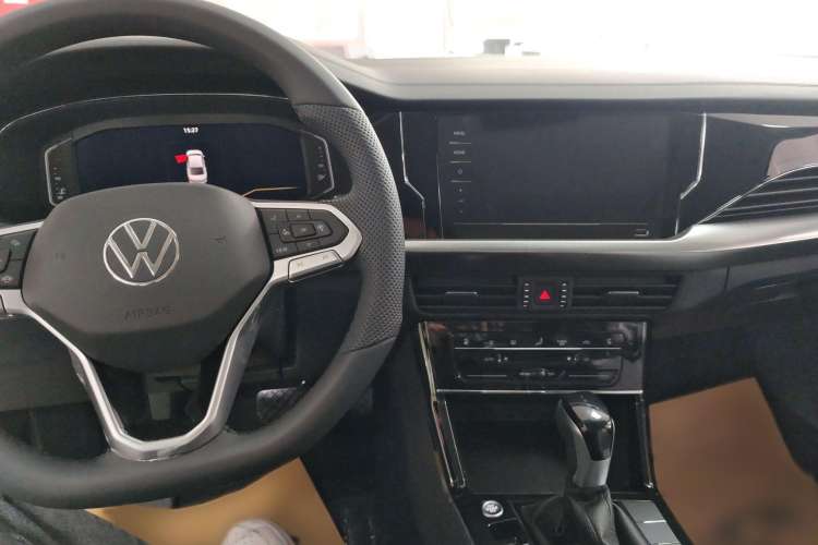 Used Volkswagen Passat 2025 Outstanding Model 330TSI Starry Elite Edition Interior 3