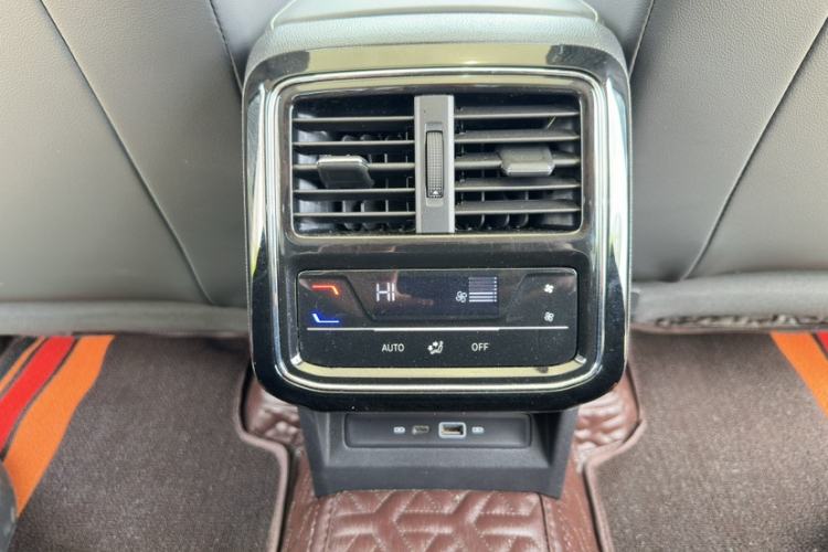 Used Volkswagen Passat 2025 Premium Version 380TSI Dragon Edition Interior 3