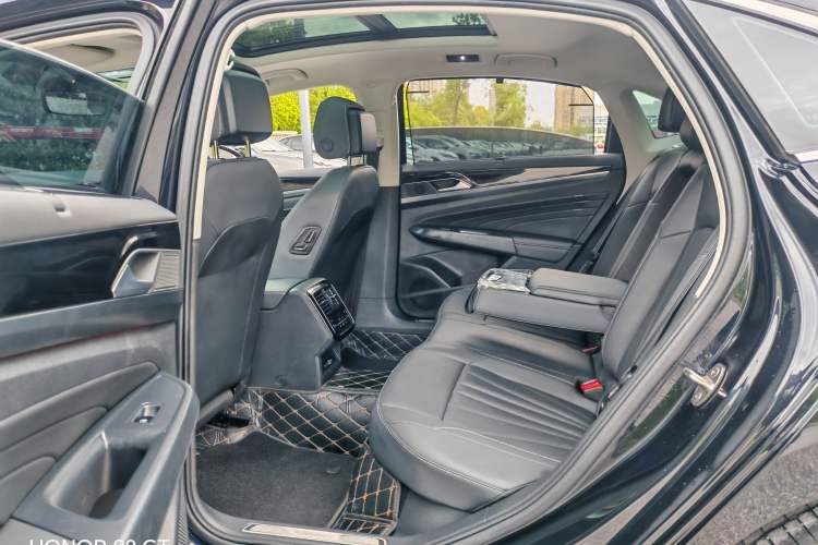Used Volkswagen Passat 2025 Outstanding Model 380TSI Dragon Glory Edition Interior 3