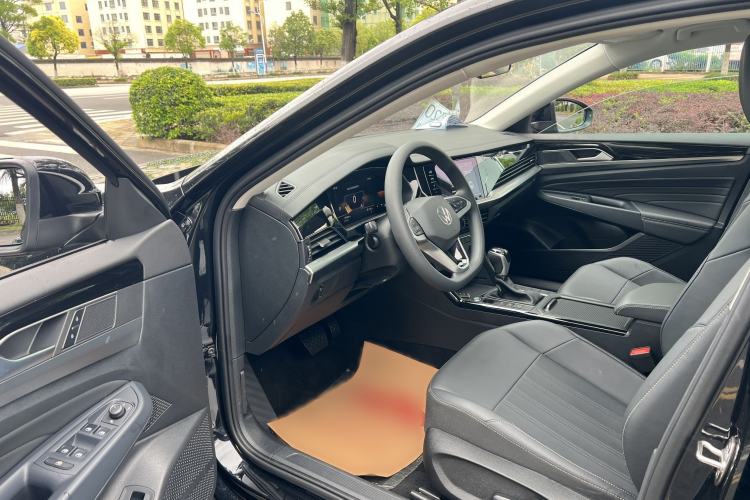 Used Volkswagen Passat 2025 Outstanding Model 280TSI Business Edition Interior 3