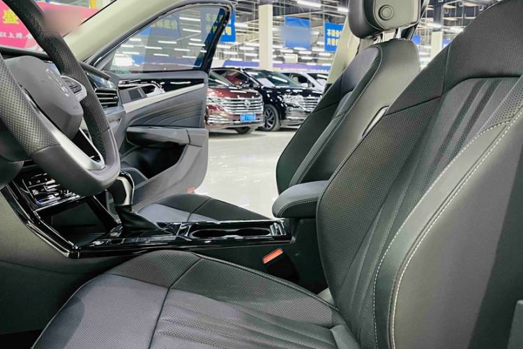 Used Volkswagen Passat 2025 Outstanding Model 380TSI Starry Dragon Edition Interior 4