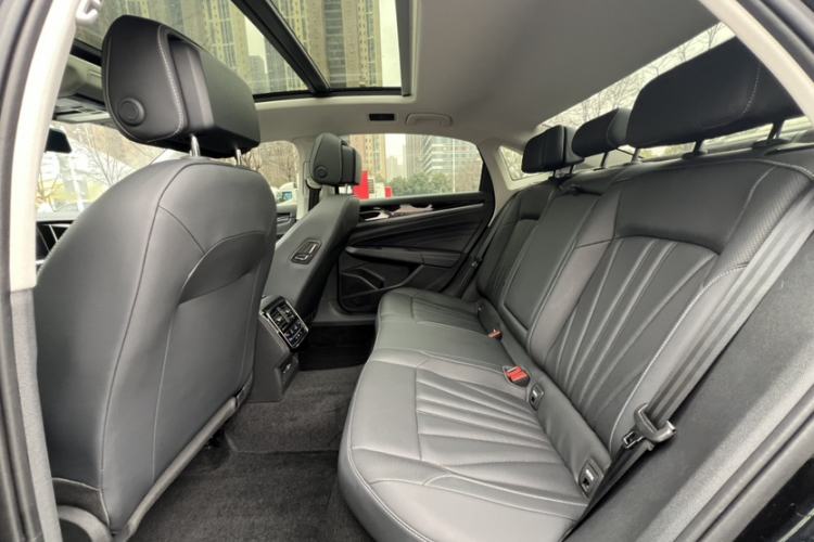 Used Volkswagen Passat 2025 Outstanding Model 380TSI Starry Dragon Edition Interior 4