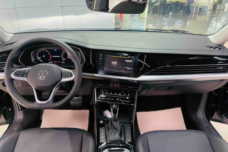 Used Volkswagen Passat 2025 Outstanding Model 380TSI Starry Dragon Edition Interior 4