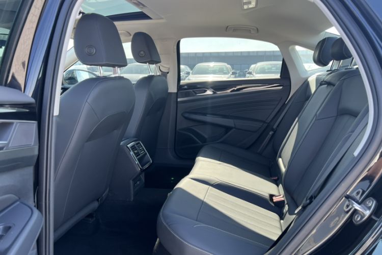 Used Volkswagen Passat 2025 Outstanding Model 280TSI Business Edition Interior 4