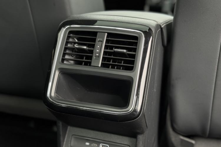 Used Volkswagen Passat 2025 Outstanding Model 280TSI Business Edition Interior 4