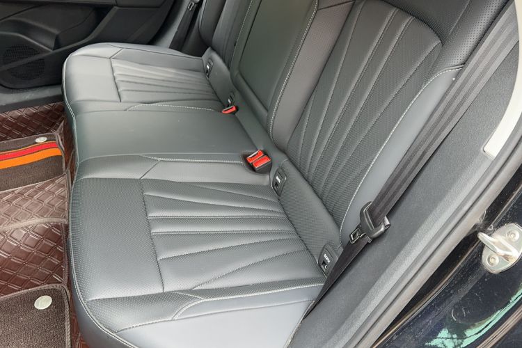 Used Volkswagen Passat 2025 Outstanding Model 380TSI Starry Dragon Edition Interior 4