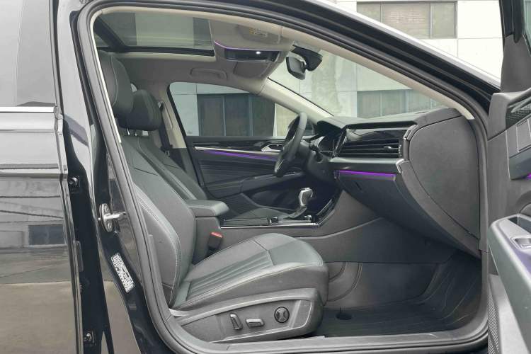 Used Volkswagen Passat 2025 Outstanding Model 380TSI Starry Dragon Edition Interior 5