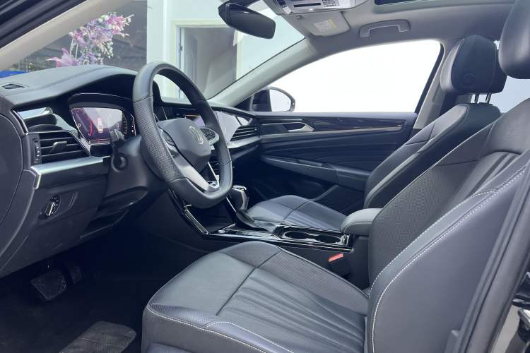 Used Volkswagen Passat 2025 Outstanding Model 380TSI Starry Dragon Edition Interior 5