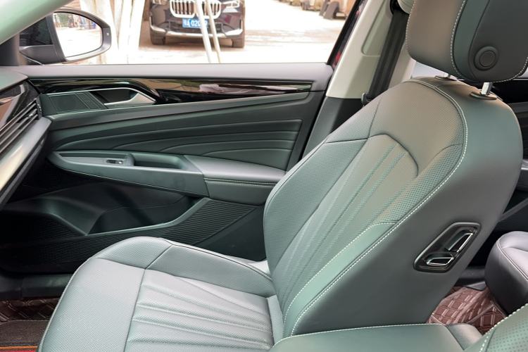 Used Volkswagen Passat 2025 Outstanding Model 380TSI Starry Dragon Edition Interior 5