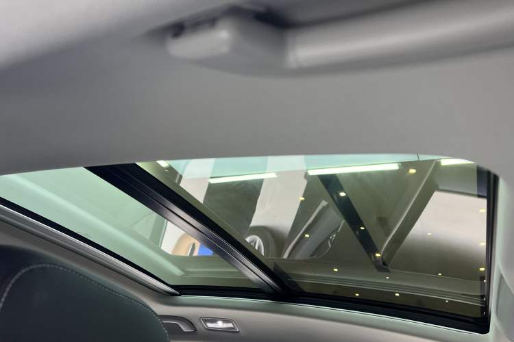 Used Volkswagen Passat 2025 Outstanding Model 380TSI Starry Dragon Edition Interior 6