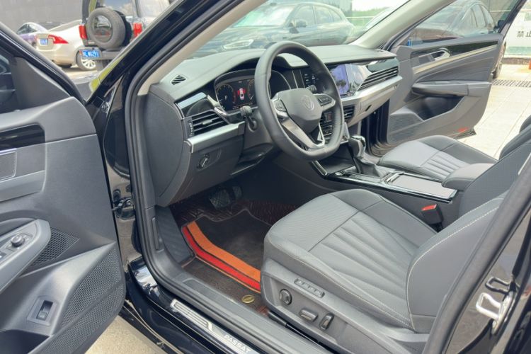 Used Volkswagen Passat 2025 Premium Version 380TSI Dragon Edition Interior 6