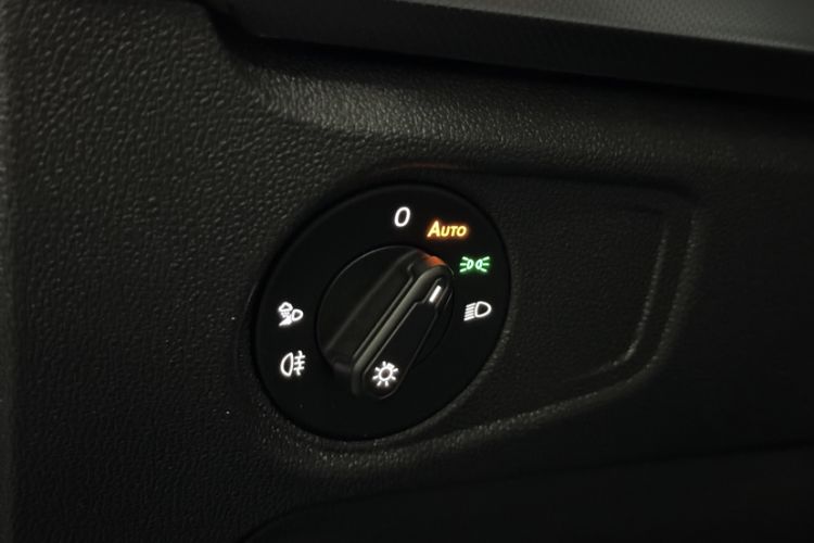 Used Volkswagen Passat 2025 Outstanding Model 280TSI Business Edition Interior 6